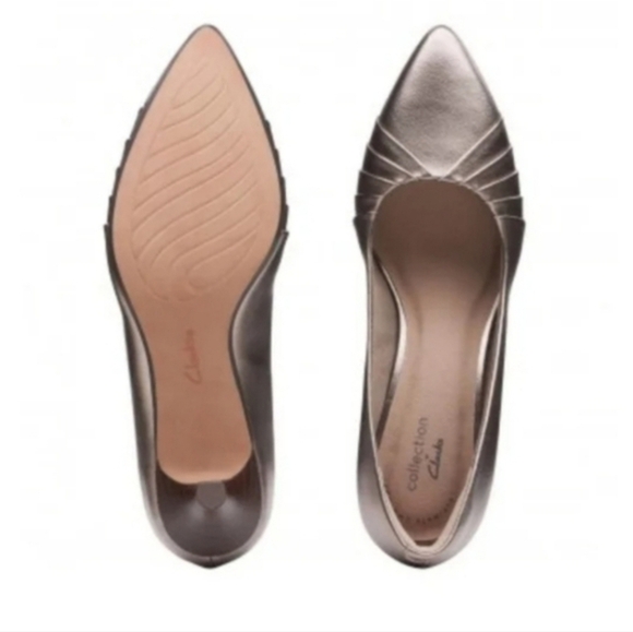 Clarks Collection ultimate comfort gun metallic point toe pumps - Picture 2 of 10
